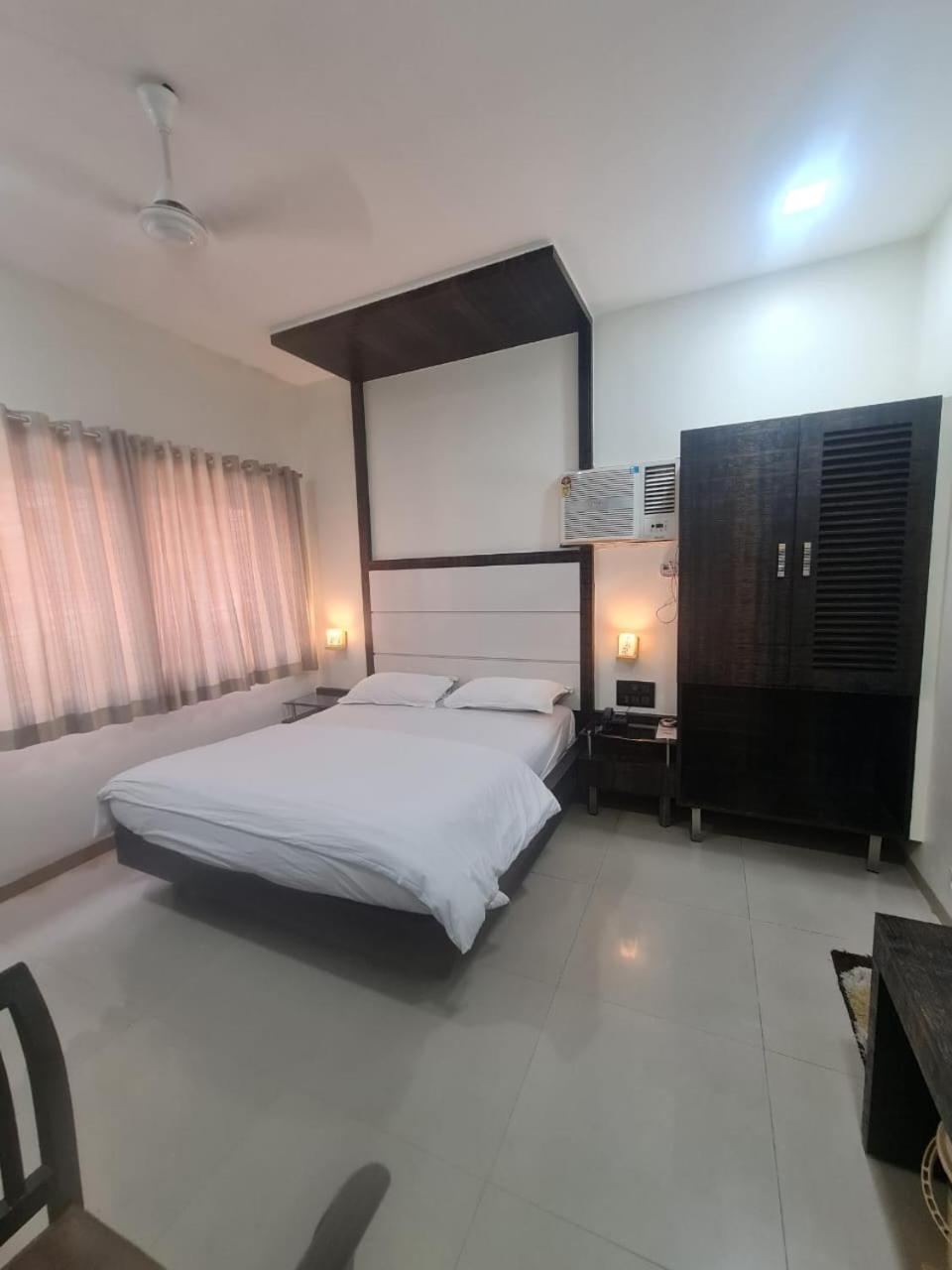 Sharda Hotel 3*