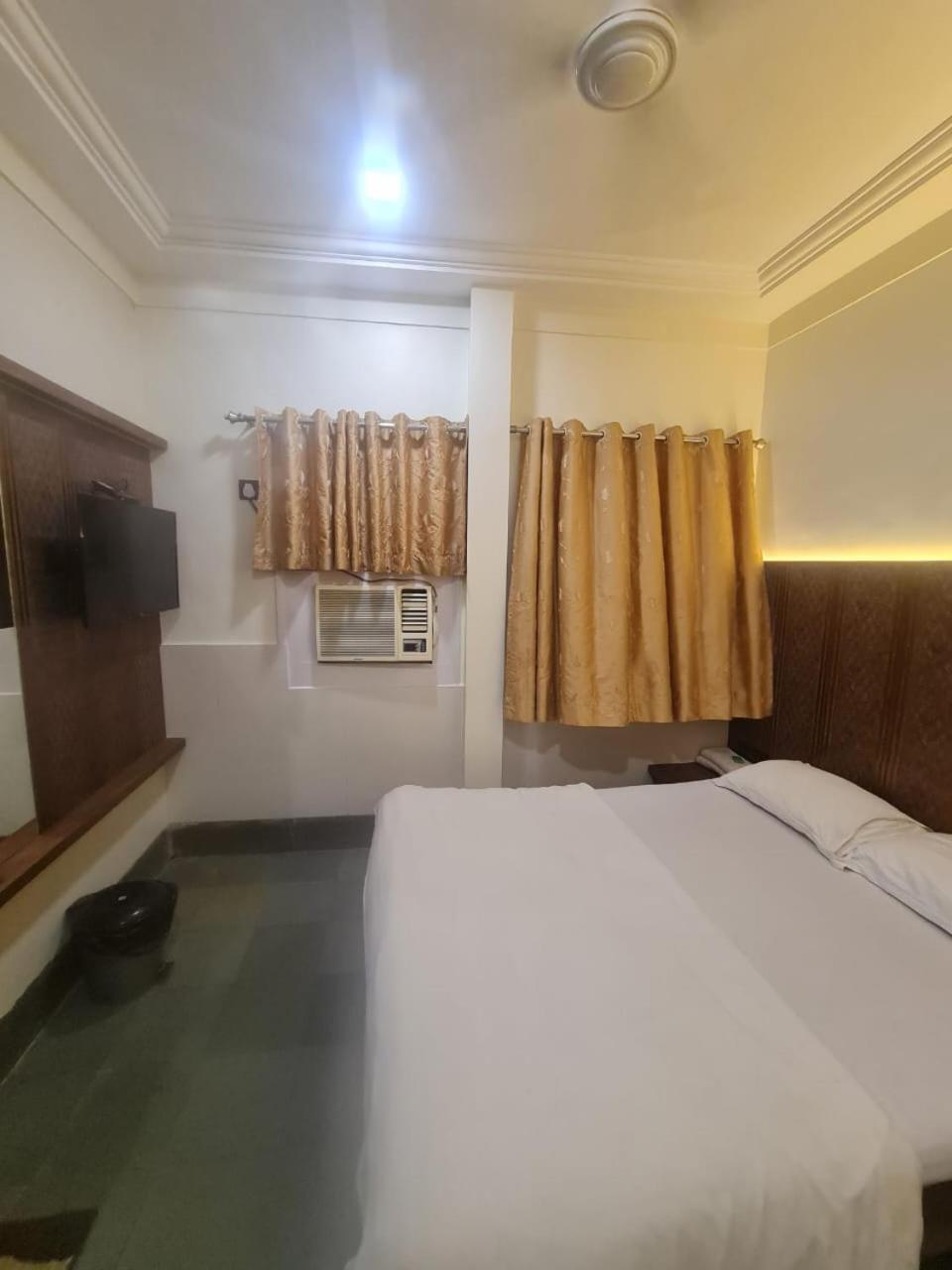 Sharda Hotel Mumbai