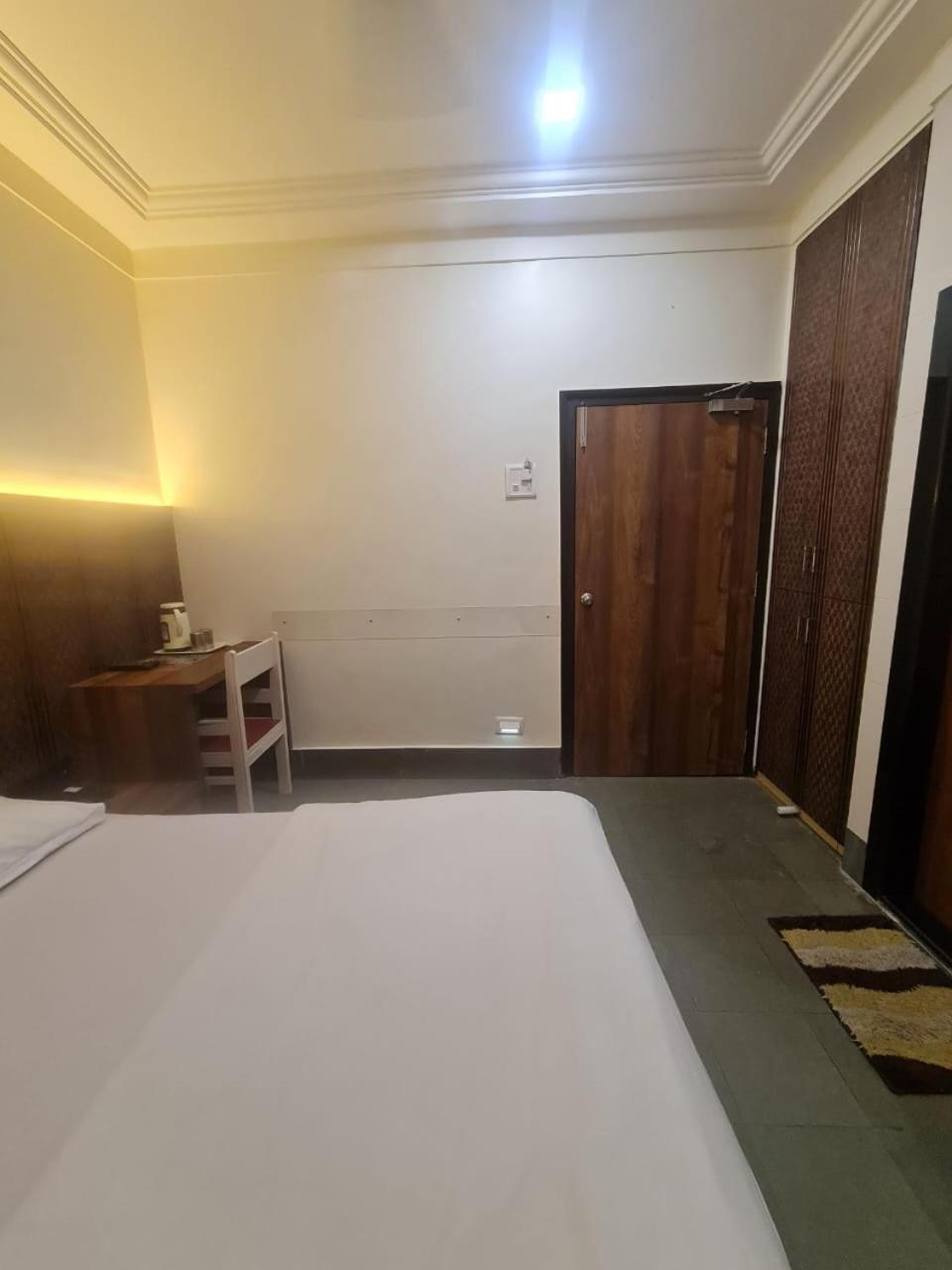 Sharda Hotel 3*