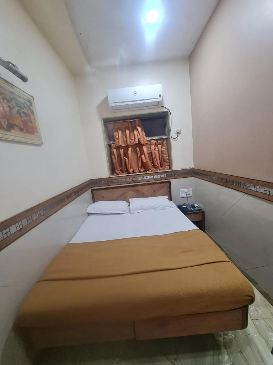 Hotel Sharda 3*